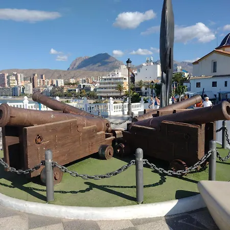 Living Benidorm. Playa Levante بينايدورم