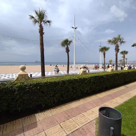 Living Benidorm. Playa Levante * بينايدورم